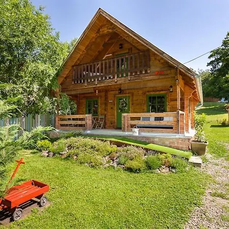 Mannana Haziko Villa Szokolya Exterior photo